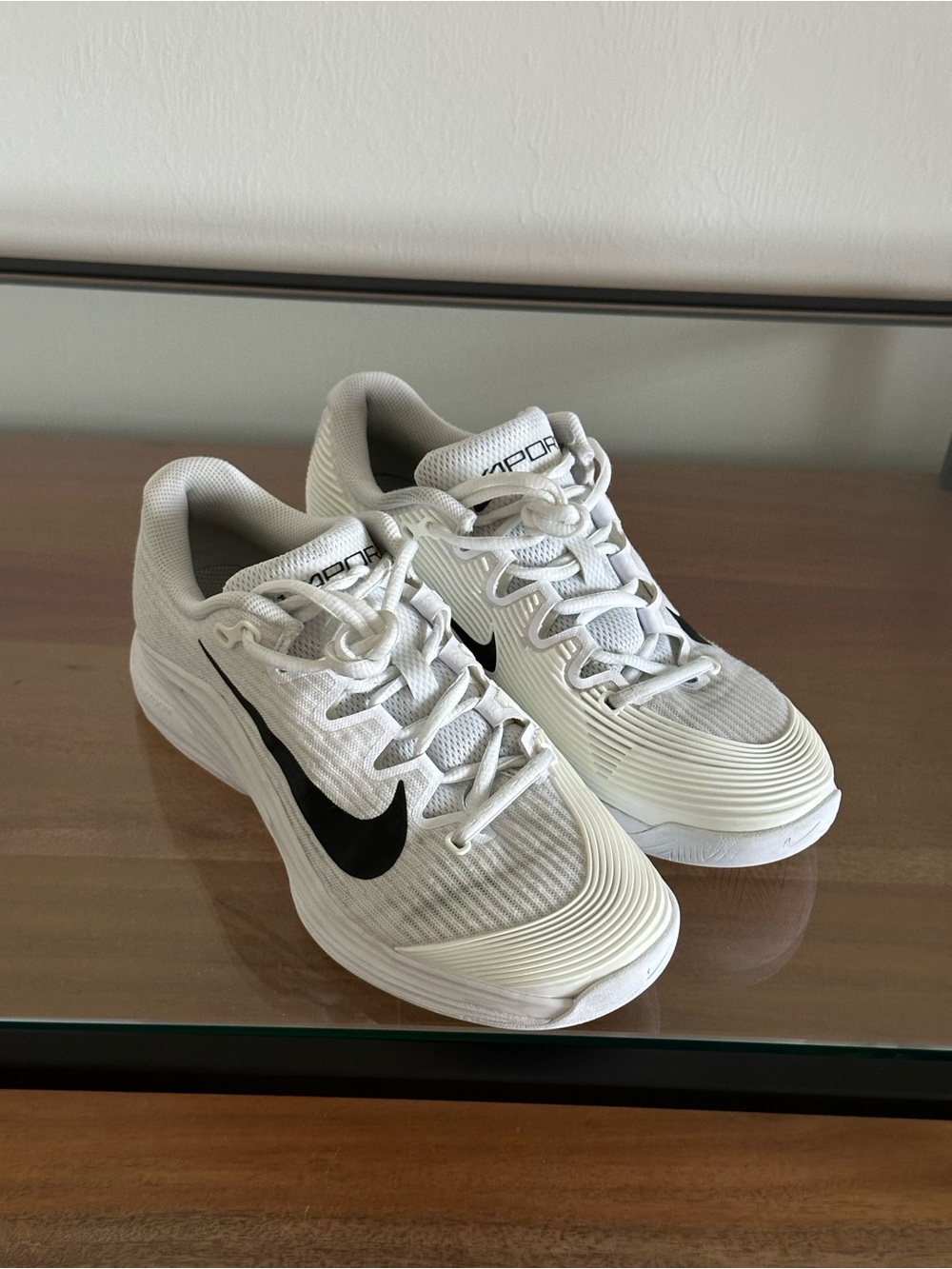 Nike Vapor 12 Women's Hard Court Tennis Shoes Size 6.5 - Picture 9 of 13